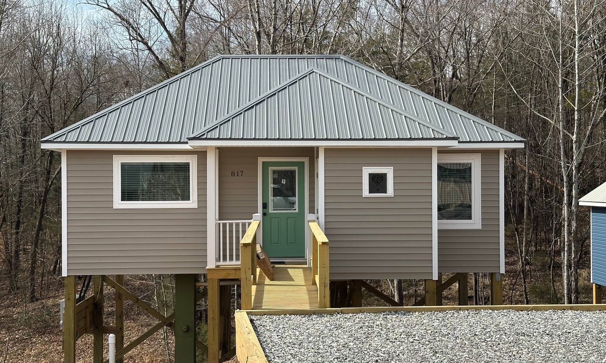 Farmville House | Cozy Trailside 1BR | Walk to Green Front