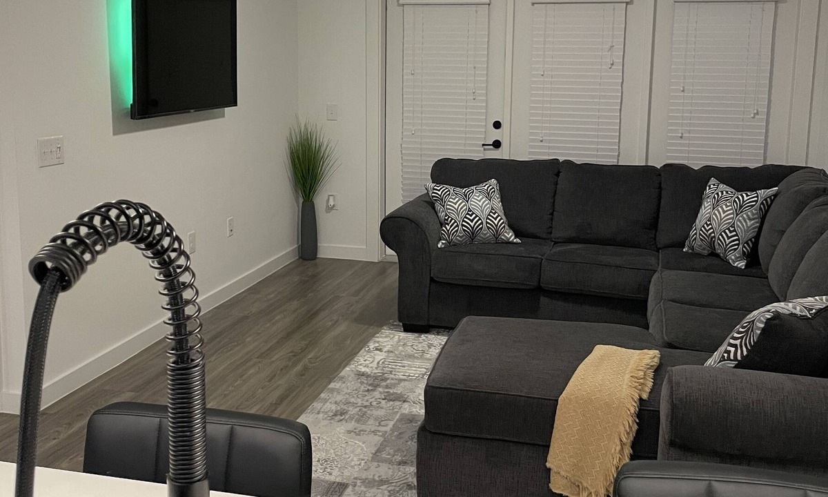 West Dallas Apartment | Cozy trinity groves apt with downtown view