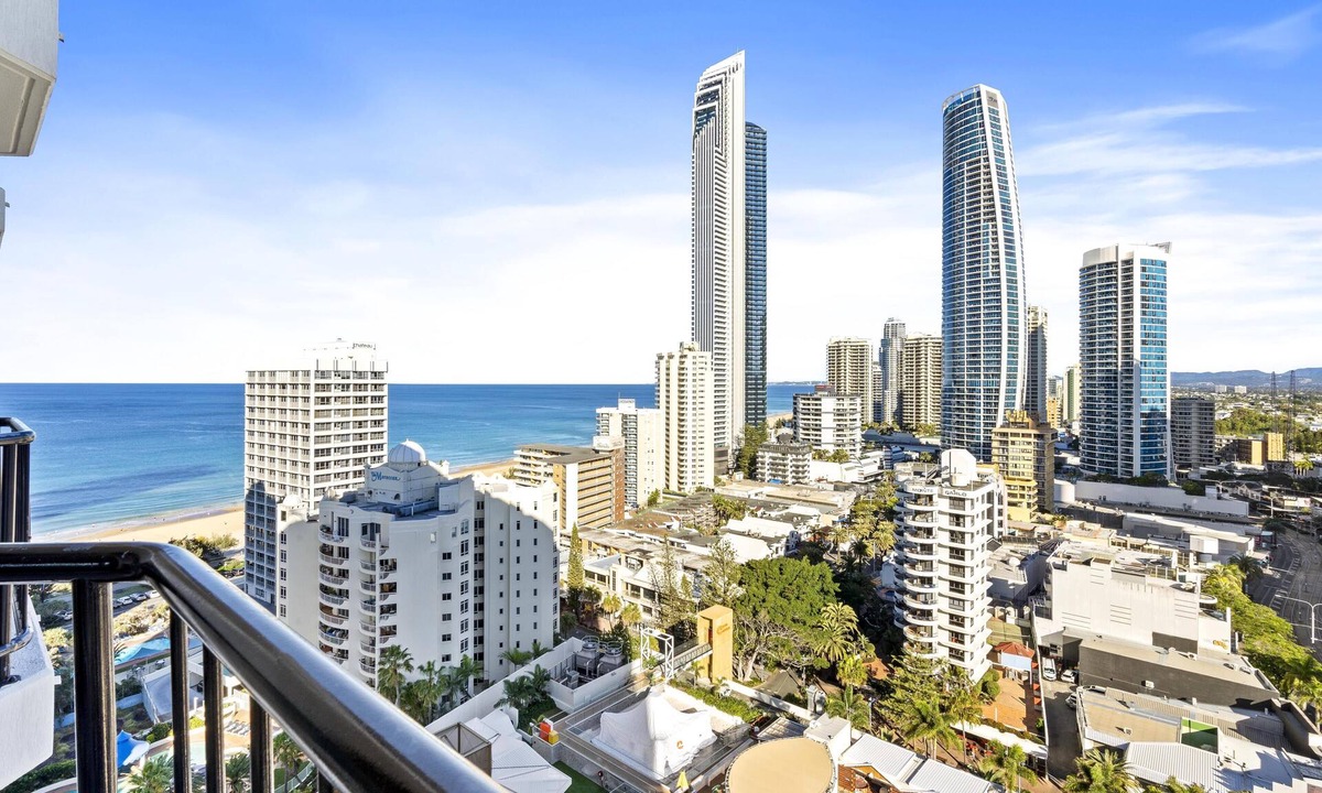 Surfers Paradise Apartment | Cozy Twin Apartment with Ocean View