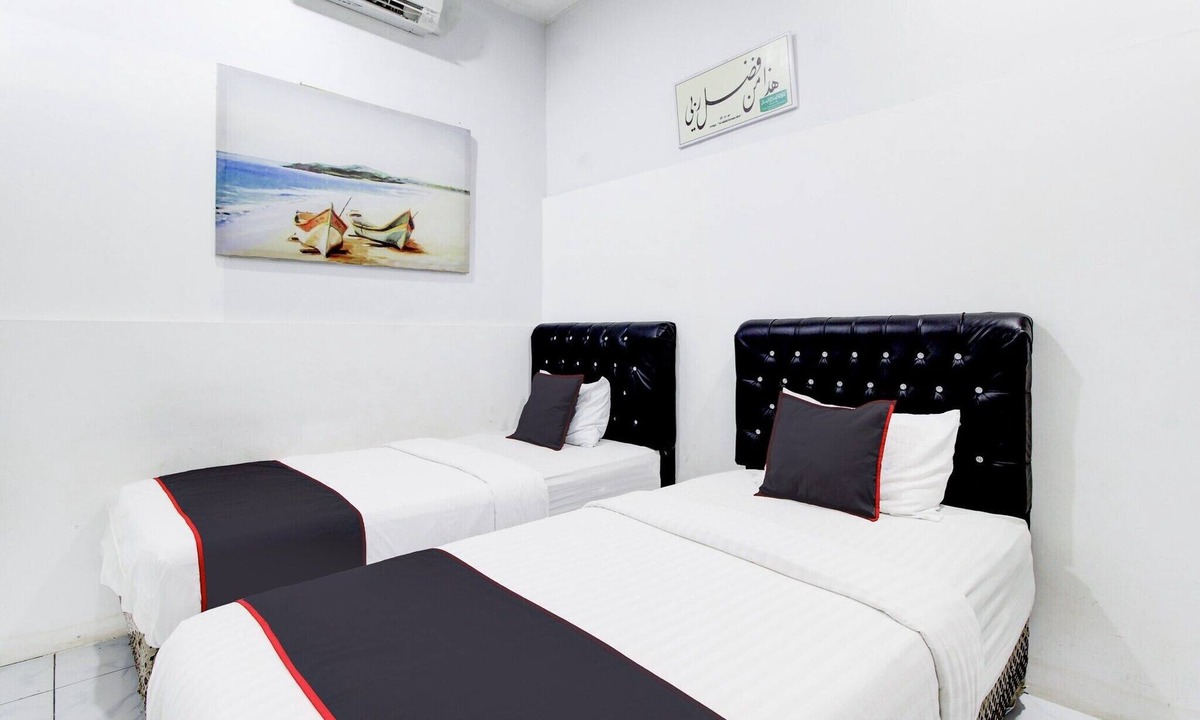 Padang House | Cozy Twin Escape in Indonesia with Free WiFi
