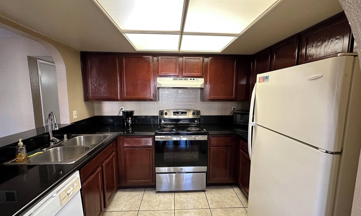 Canyon Gate Condo | cozy two bedroom 2 bathroom condo