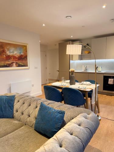 Cheetham Hill Apartment | Cozy Two Bedroom Apartment