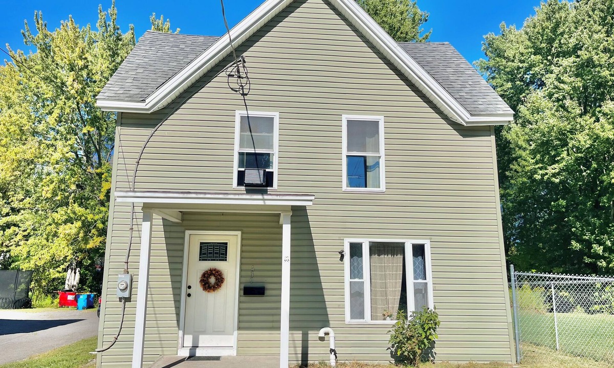 Carthage House | Cozy, unique, fun filled 4-bedroom house in Carthage!