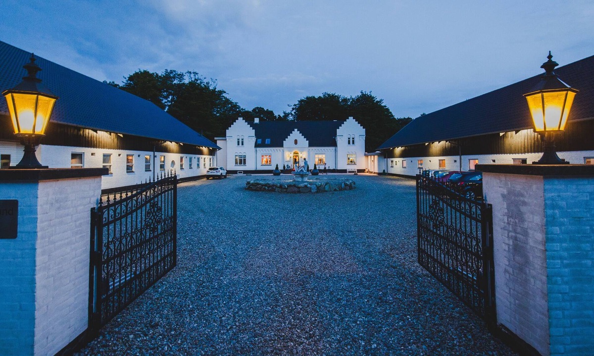 Gording Bed & Breakfast | Cozy unique rooms at Gørdinglund Manor