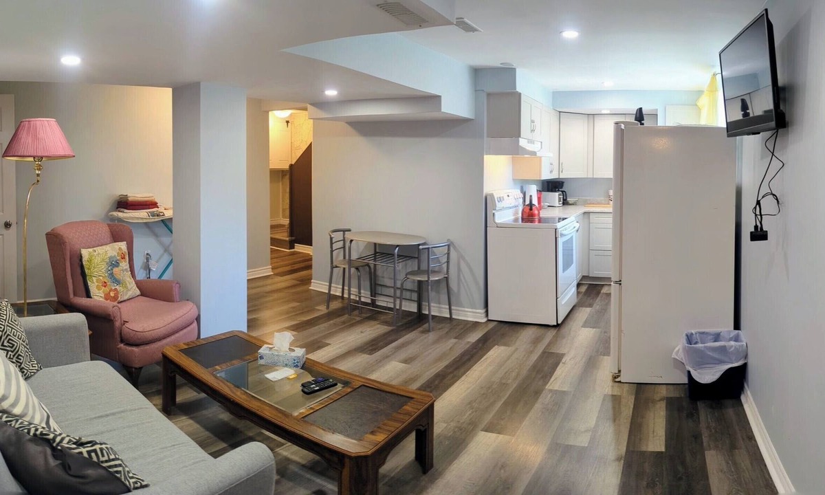 Elliot Lake House | Cozy Unit 2BD+2BTH 5 mins to Lake - [Hem]