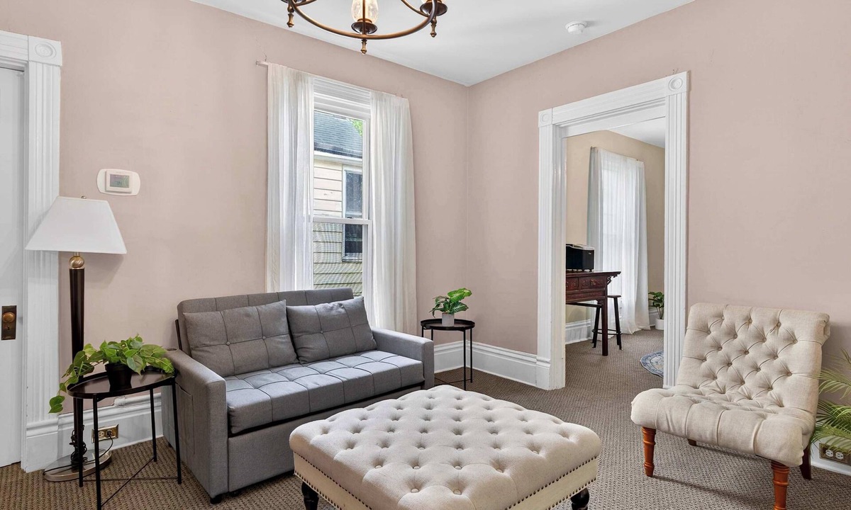 Clifton Apartment | Cozy unit in prime location for business stays!