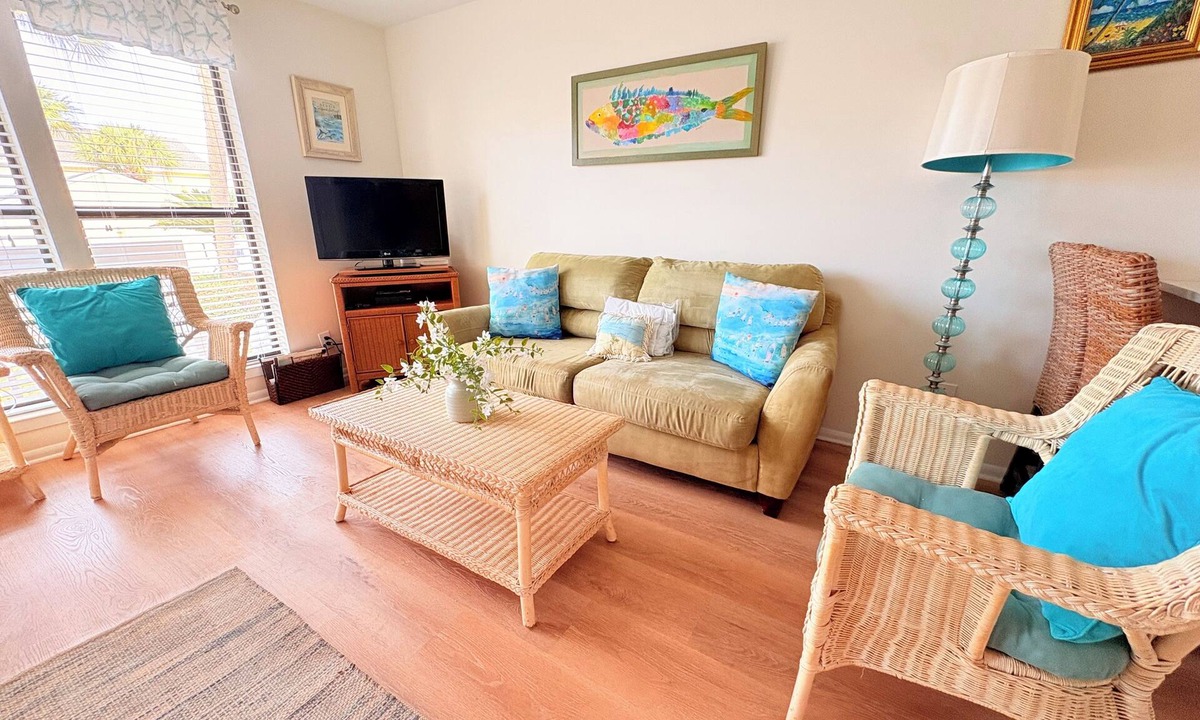 Holiday Isle Condo | Cozy Updated Studio | Prime Resort Location