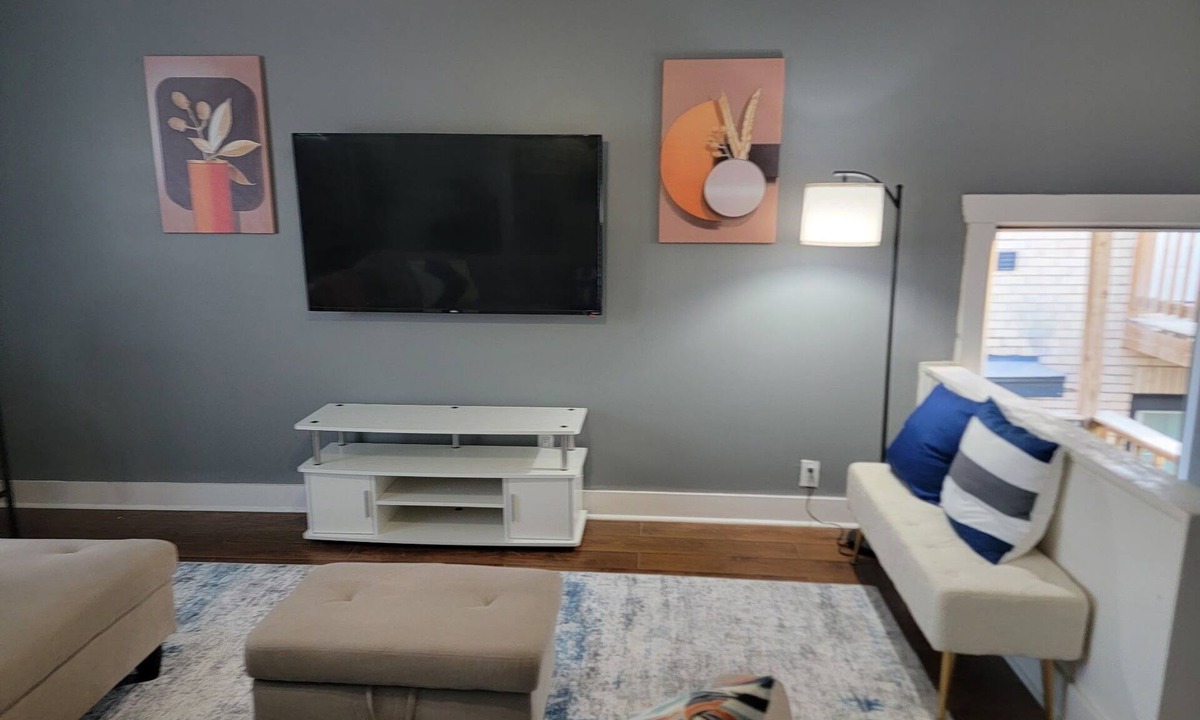 South Central Houston Apartment | Cozy Urban 1 Bedroom with Open Living Space, mins from Downtown & Med Center