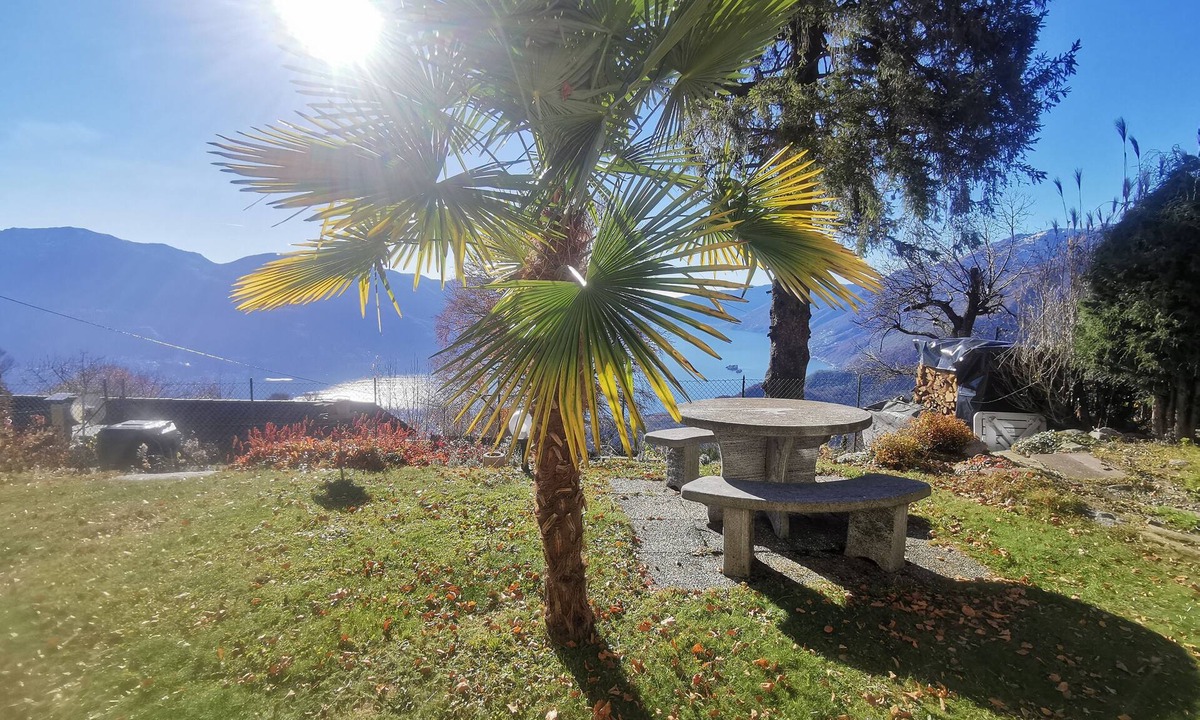 Locarno Apartment | Cozy vacation apartment with lake view, quiet location
