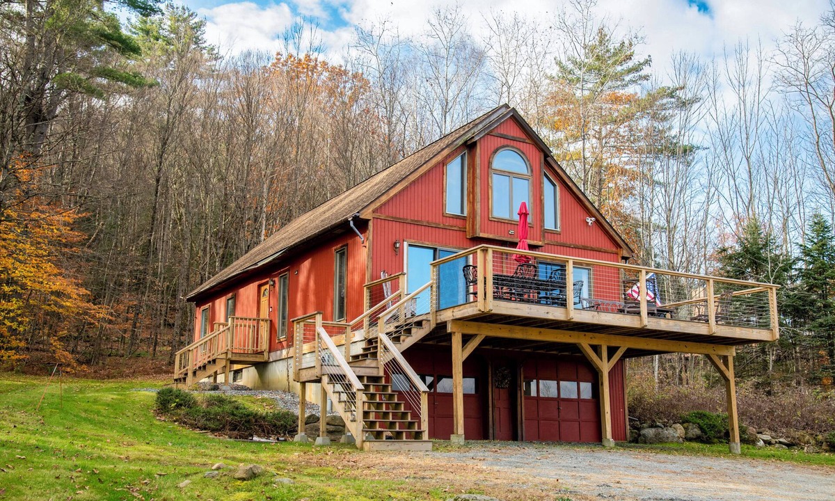 North Springfield House | Cozy Vermont Cabin · Mountain Views · Near Okemo