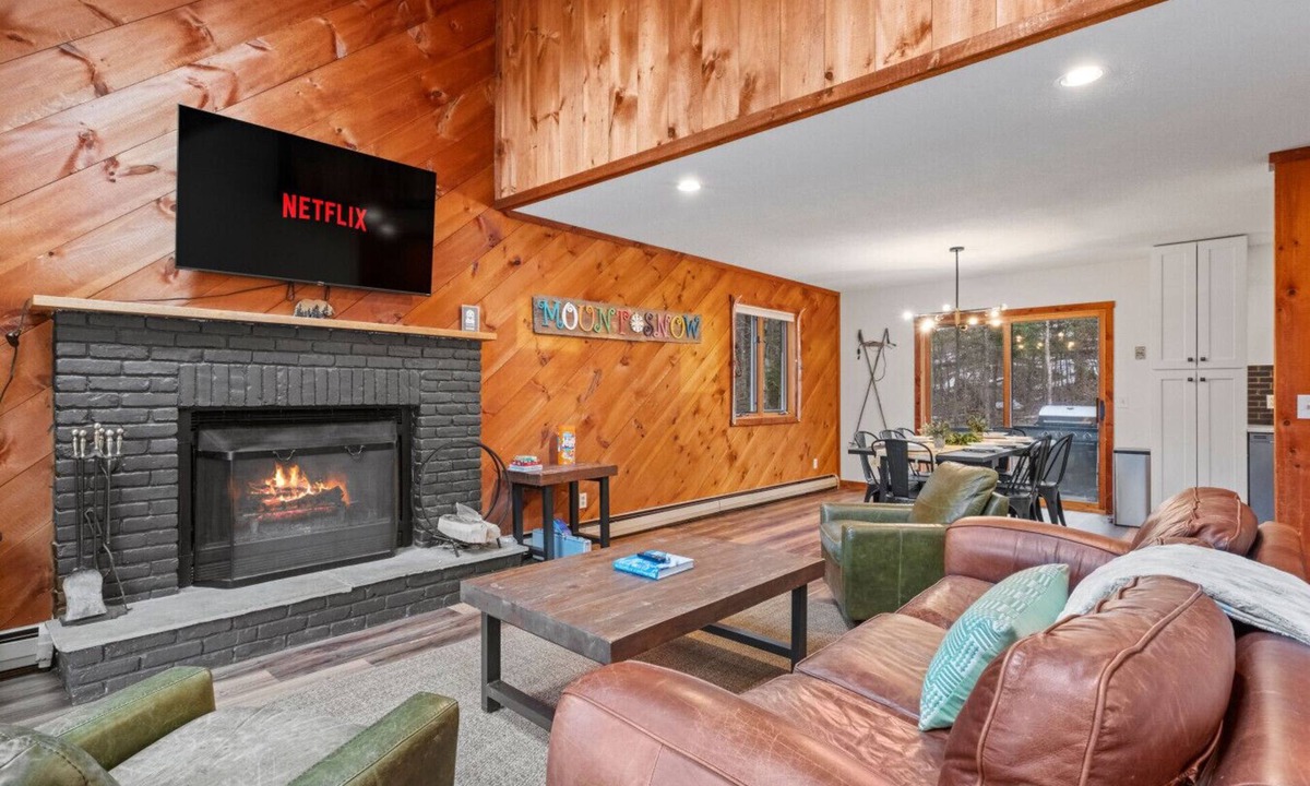 West Dover Apartment | Cozy Villager Chalet | Mountain Views | Firepit