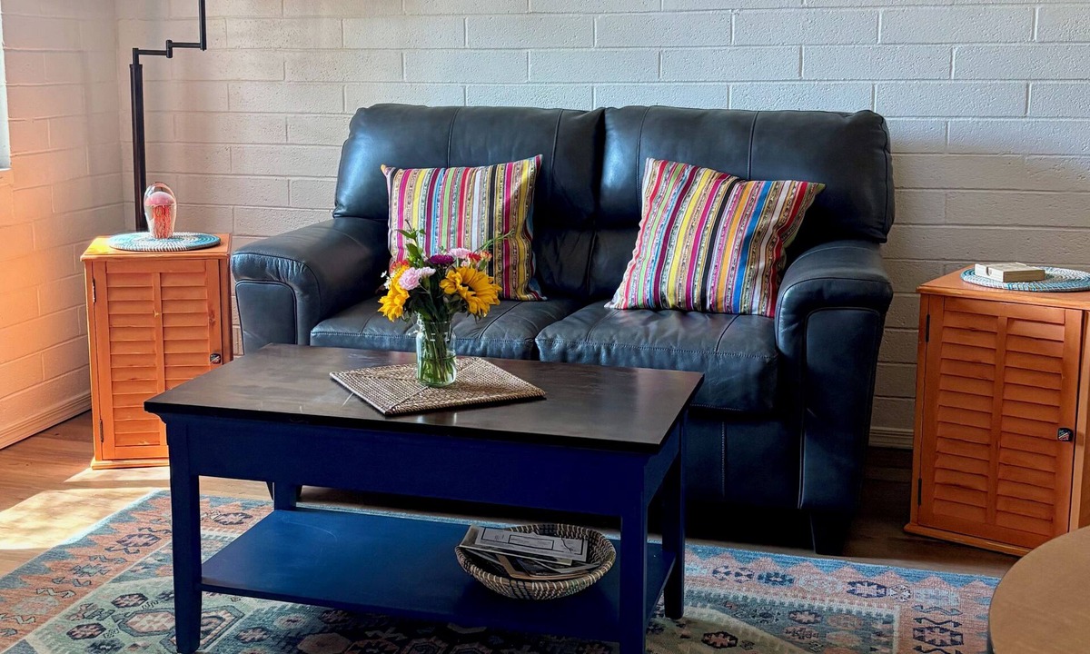 Green Valley Villa | Cozy Vintage Two Bedroom Villa In Green Valley