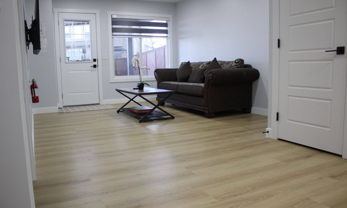 Sage Hill House | Cozy Walkout Basement suite