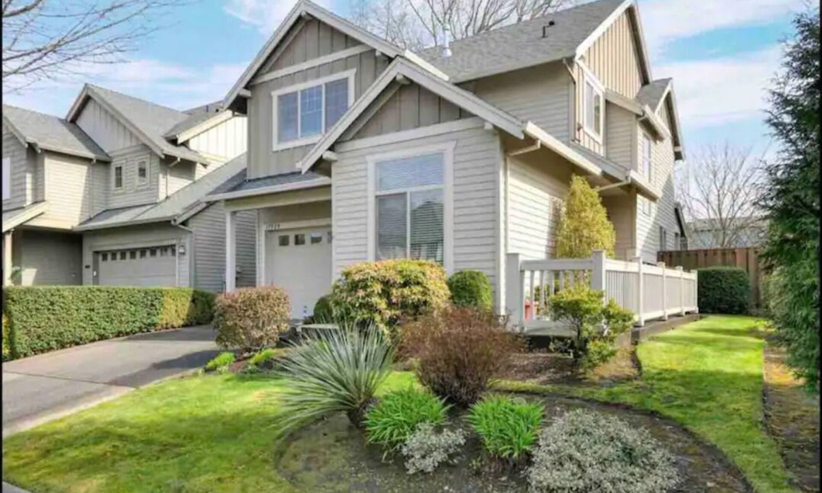 Beaverton House | Cozy, warm and clean house