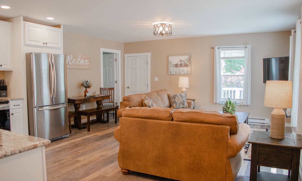 East Durham House | Cozy Waterfall Oasis + Firepit