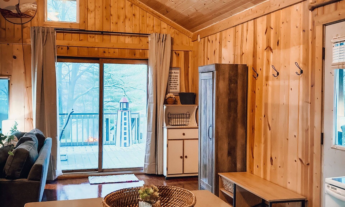 Hesperia Cottage | Cozy waterfront cottage Hesperia, MI