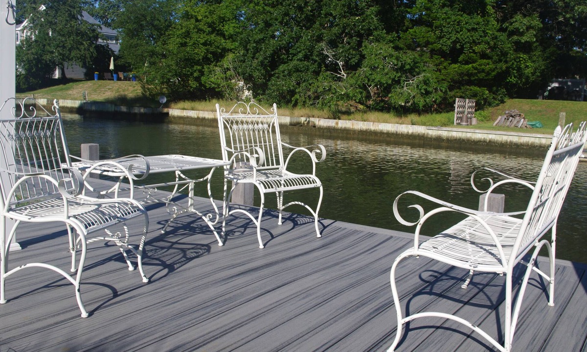 East Quogue House | Cozy Waterview Cottage! Perfect for couples