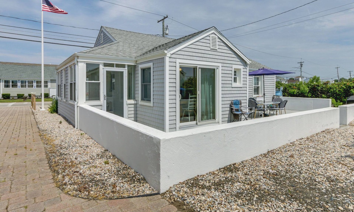 Westbrook Center House | Cozy Westbrook Vacation Rental - Walk to Beach!