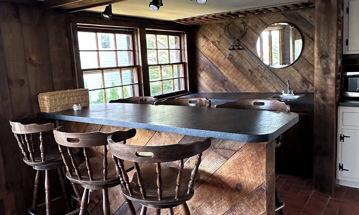 Westport House | Cozy Westport Beachfront Retreat