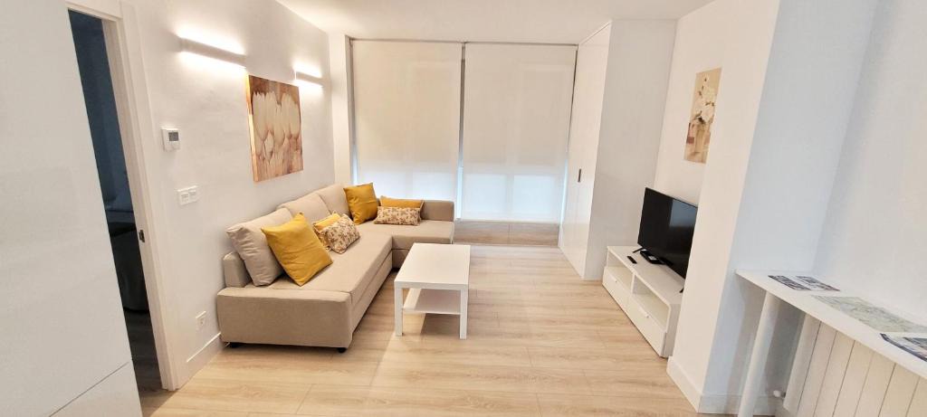 Algorta Apartment | Cozy White Home in Getxo