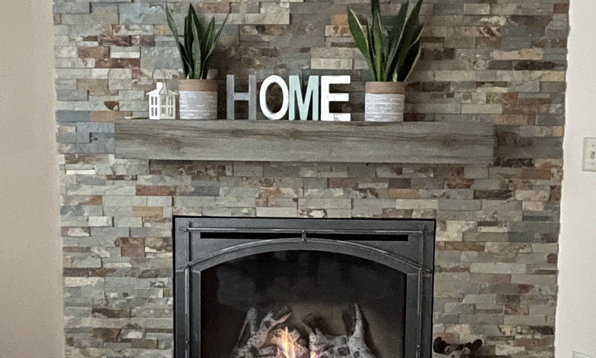 North Woodstock House | Cozy White Mountain Townhouse/Fireplace Sleep 6/Near Loon