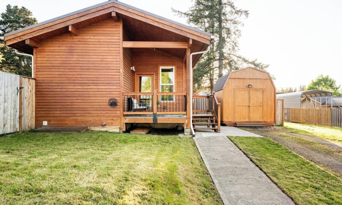 Sherwood - Tualatin South Cabin | Cozy Willamette Valley Cabin With Modern Comforts