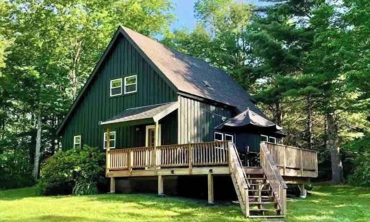 Jewett House | Cozy Winter Retreat Minutes from Hunter Mountain