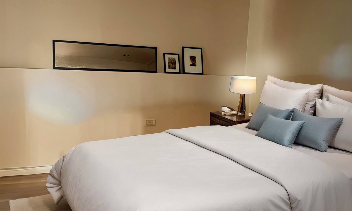 Woodside House | Cozy Woodside Cottage