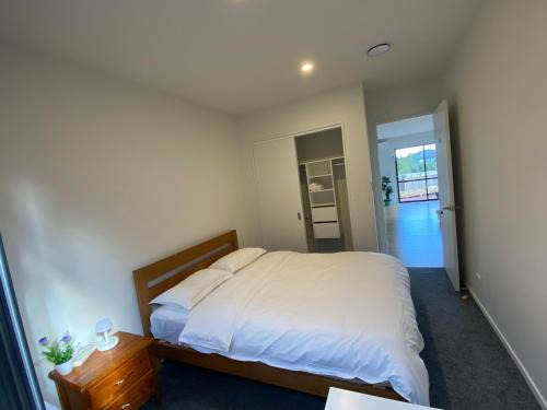 Auckland House | CozyNest