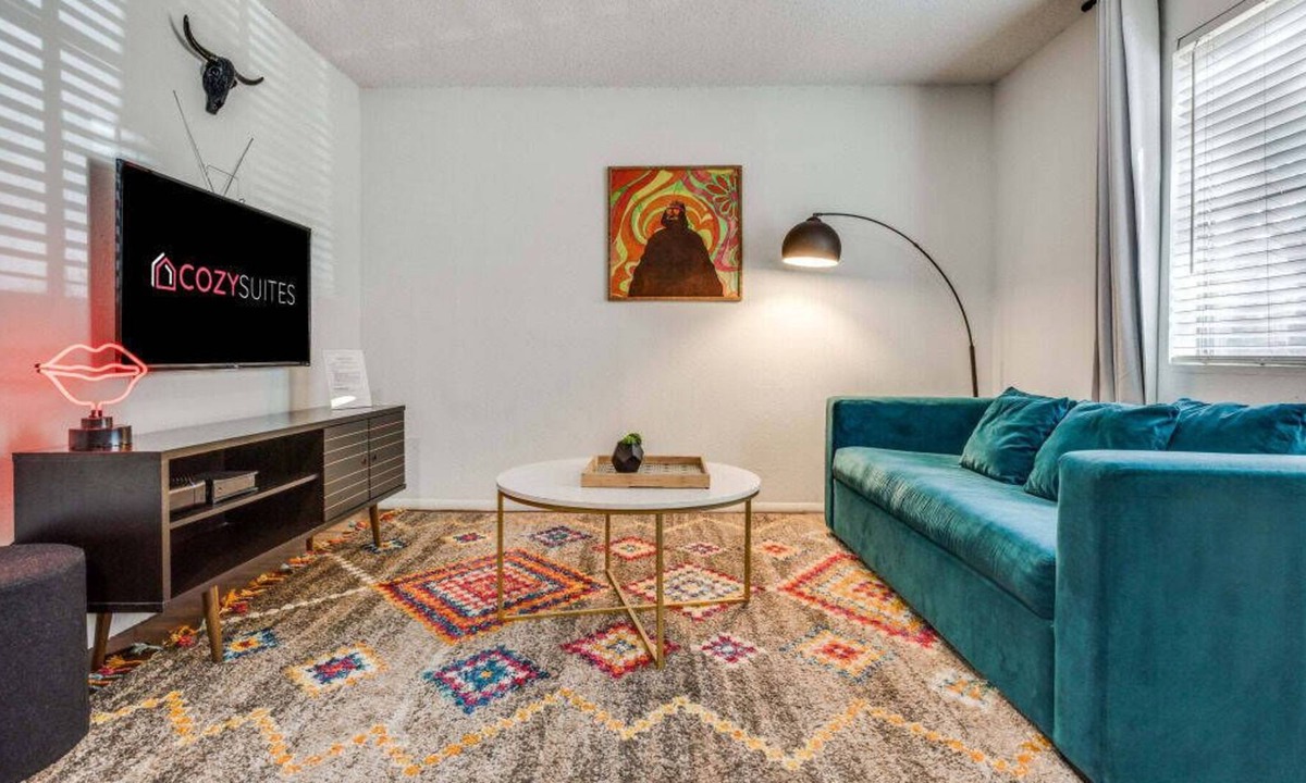 Barton Hills Apartment | CozySuites 2BR Apartment Skyline Barton Creek #05