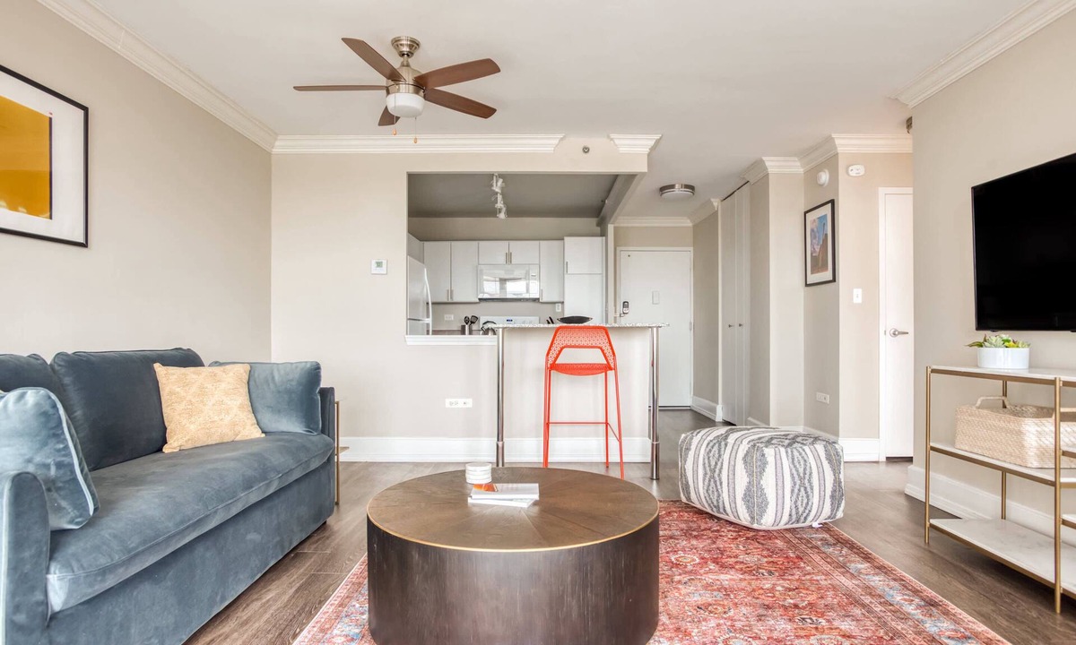 Old Louisville Apartment | CozySuites 800 Tower 1BR w/gym! 02