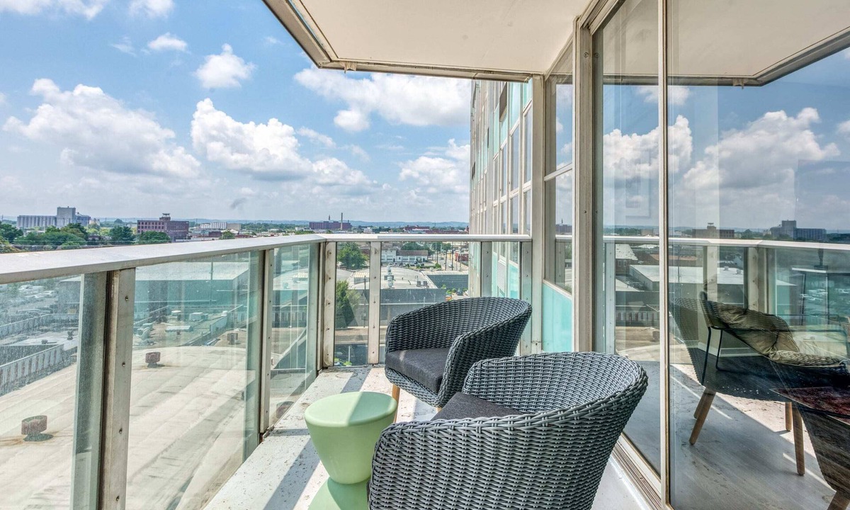 Old Louisville Apartment | CozySuites 800 Tower 1BR w/gym! 19