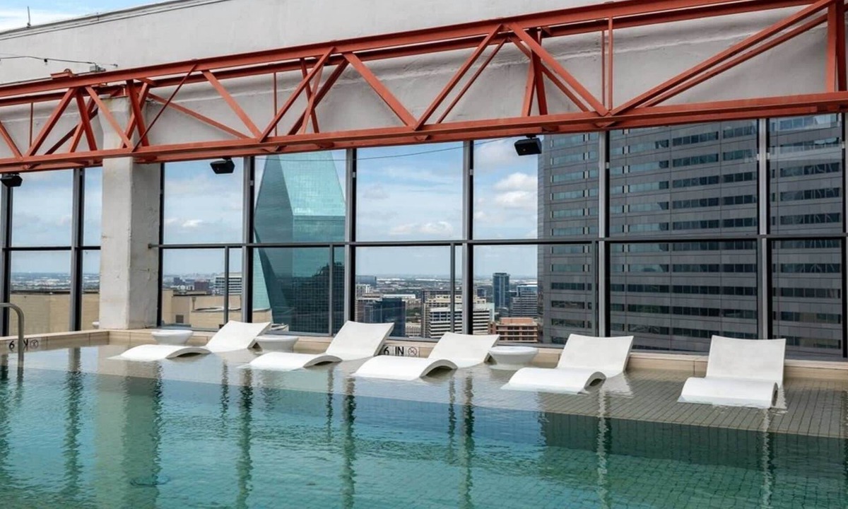 Downtown Dallas Apartment | CozySuites at LTV