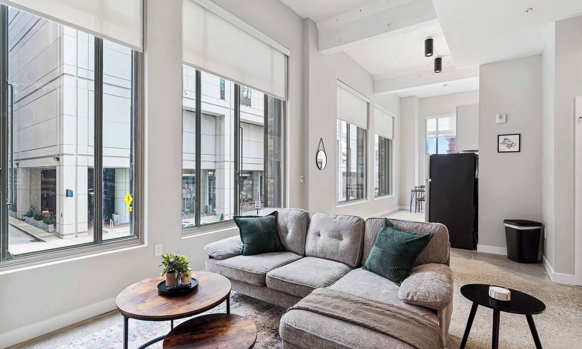 Downtown Cincinnati Apartment | CozySuites at Textile