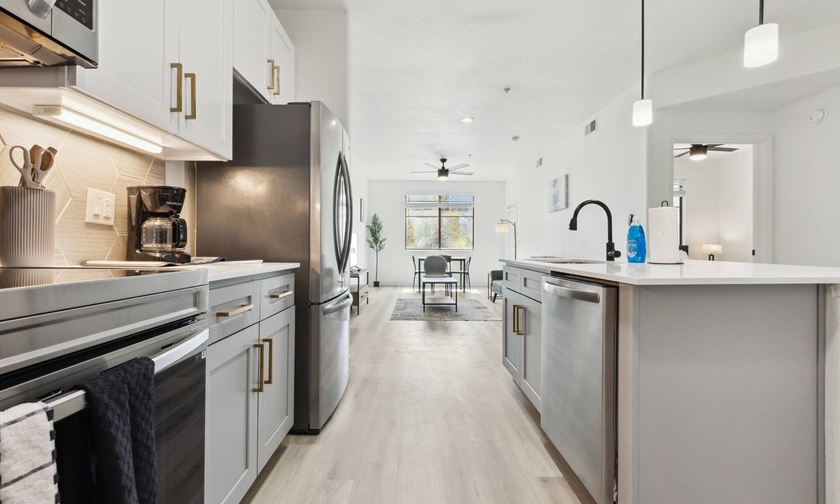 Glendale Sports and Entertainment District Apartment | CozySuites at Zone Westgate
