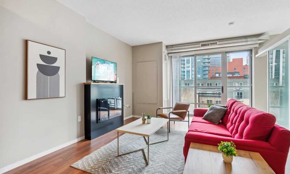 Mill District Apartment | CozySuites Mill District with gym # 10