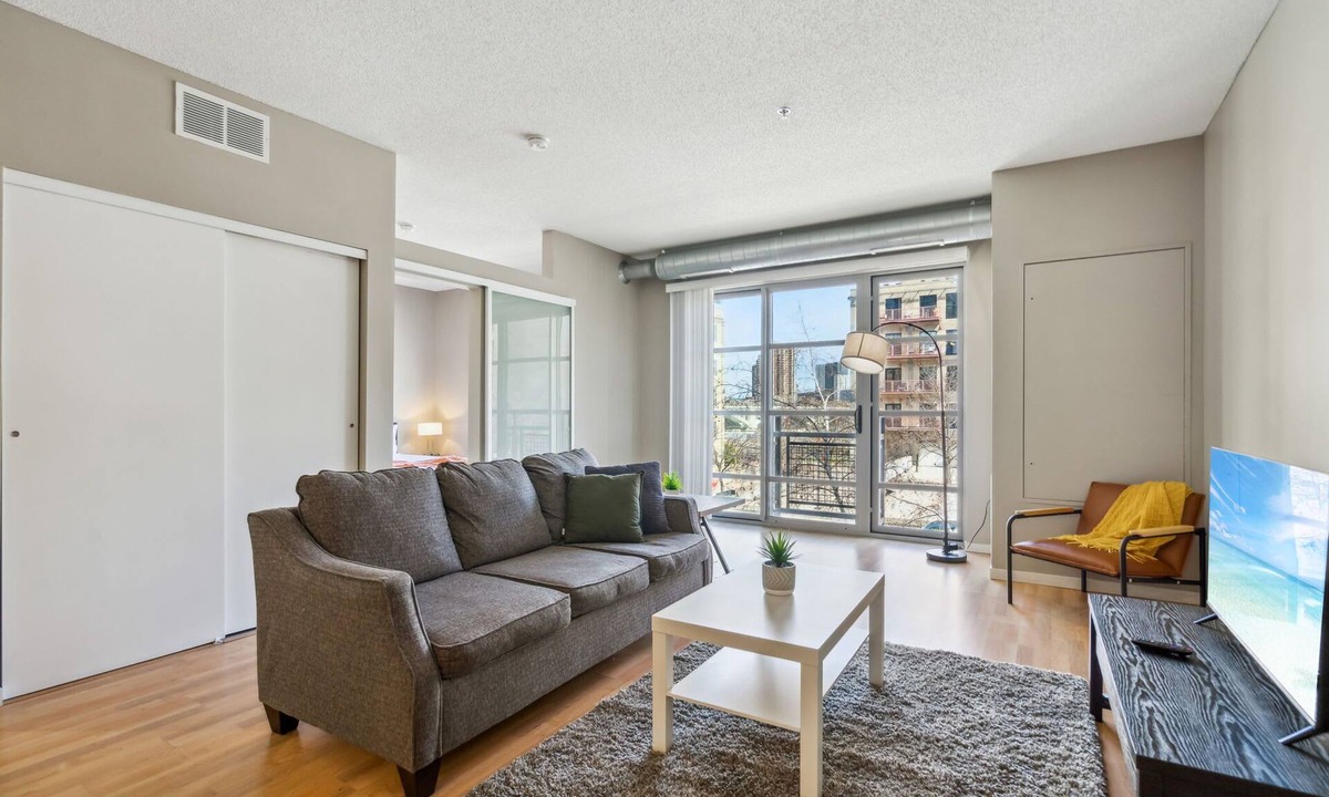 Mill District Apartment | CozySuites Mill District with gym #11