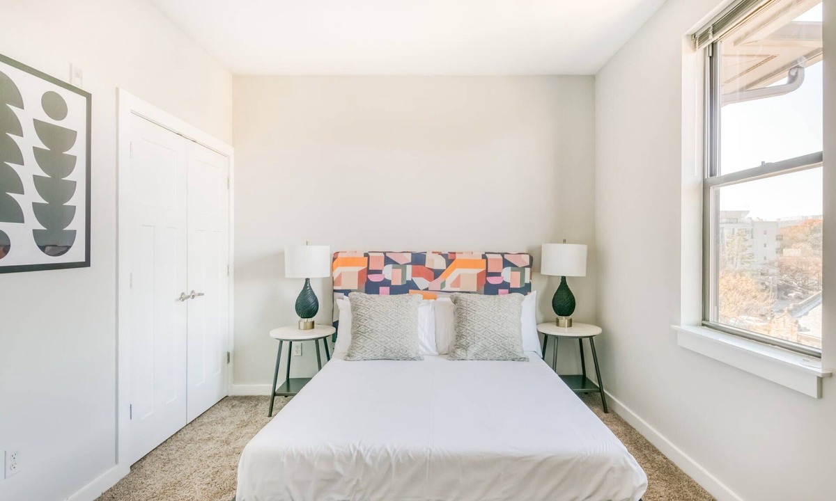 Hillsboro Village Apartment | CozySuites Music Row Classy 1BR in Nashville! 61