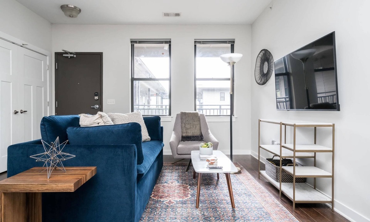 Hillsboro Village Apartment | CozySuites Music Row Elegant 1BR in Nashville! 15