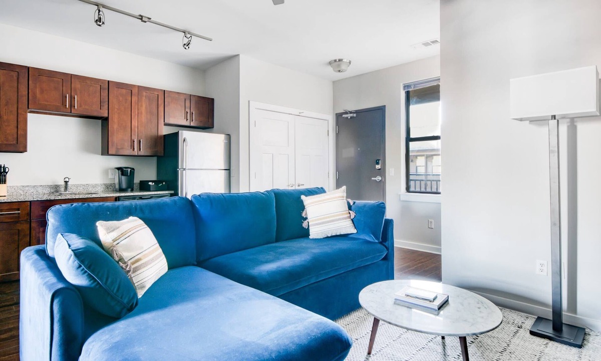 Hillsboro Village Apartment | CozySuites Music Row Charming 1BR in Nashville! 19