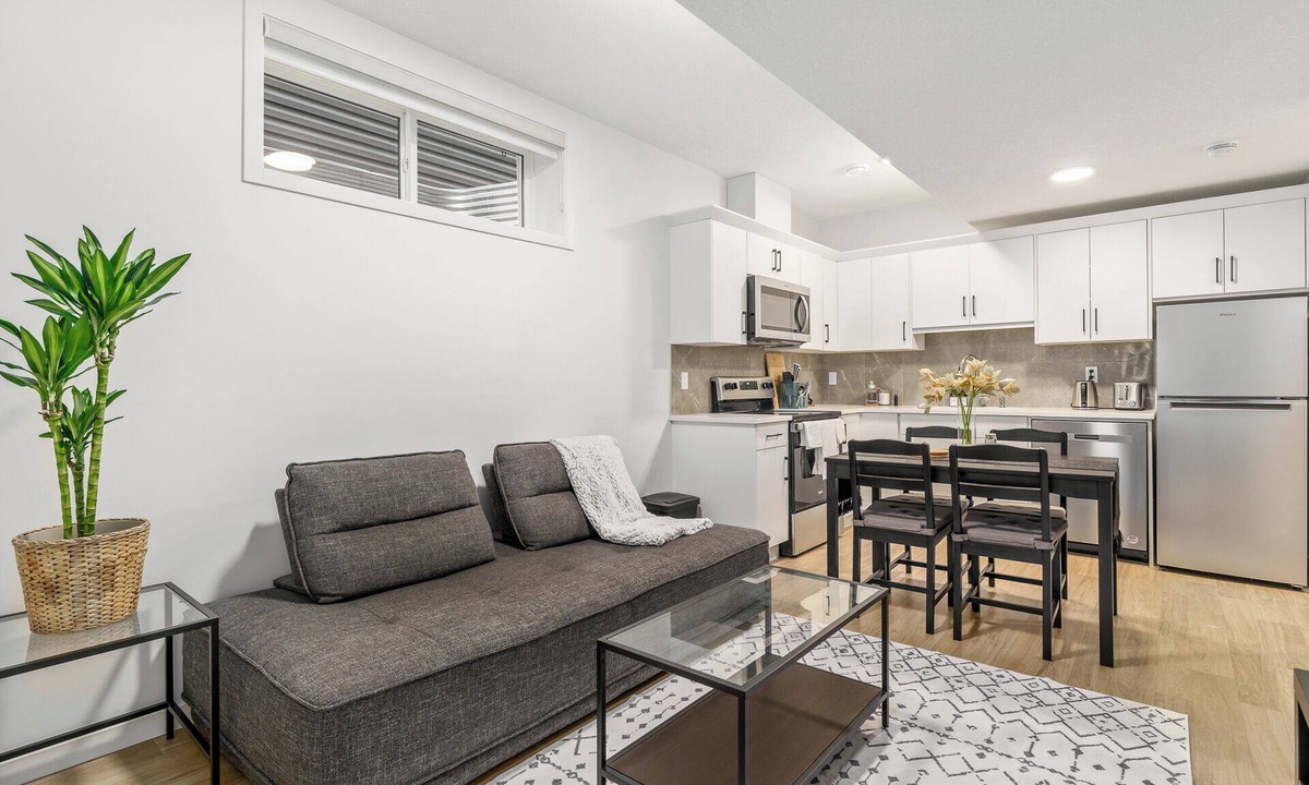 Southeast Calgary Apartment | CozyWolf (New 2 Bedroom Suite)