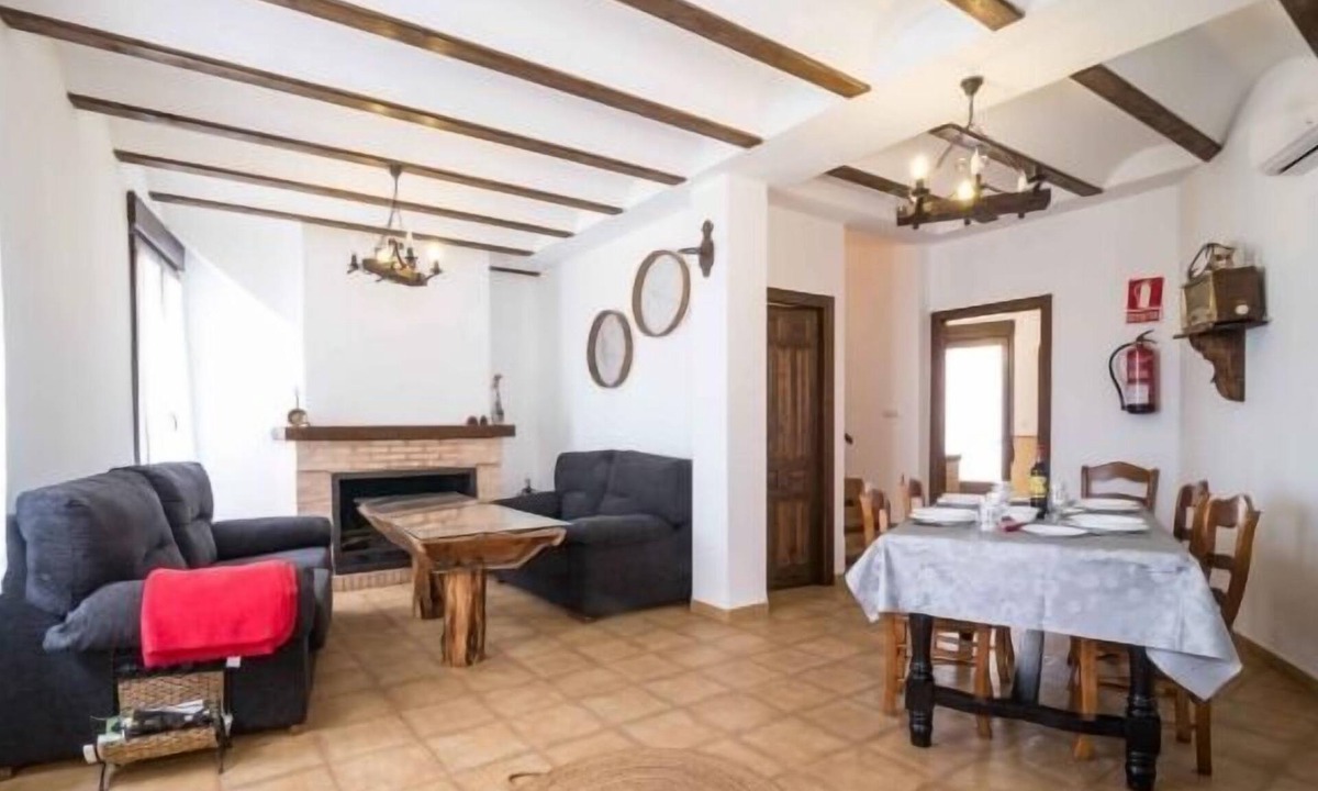 Canaleja Cottage | CR El Charquillo Eugenia for 4 persons with whirlpool bathtub