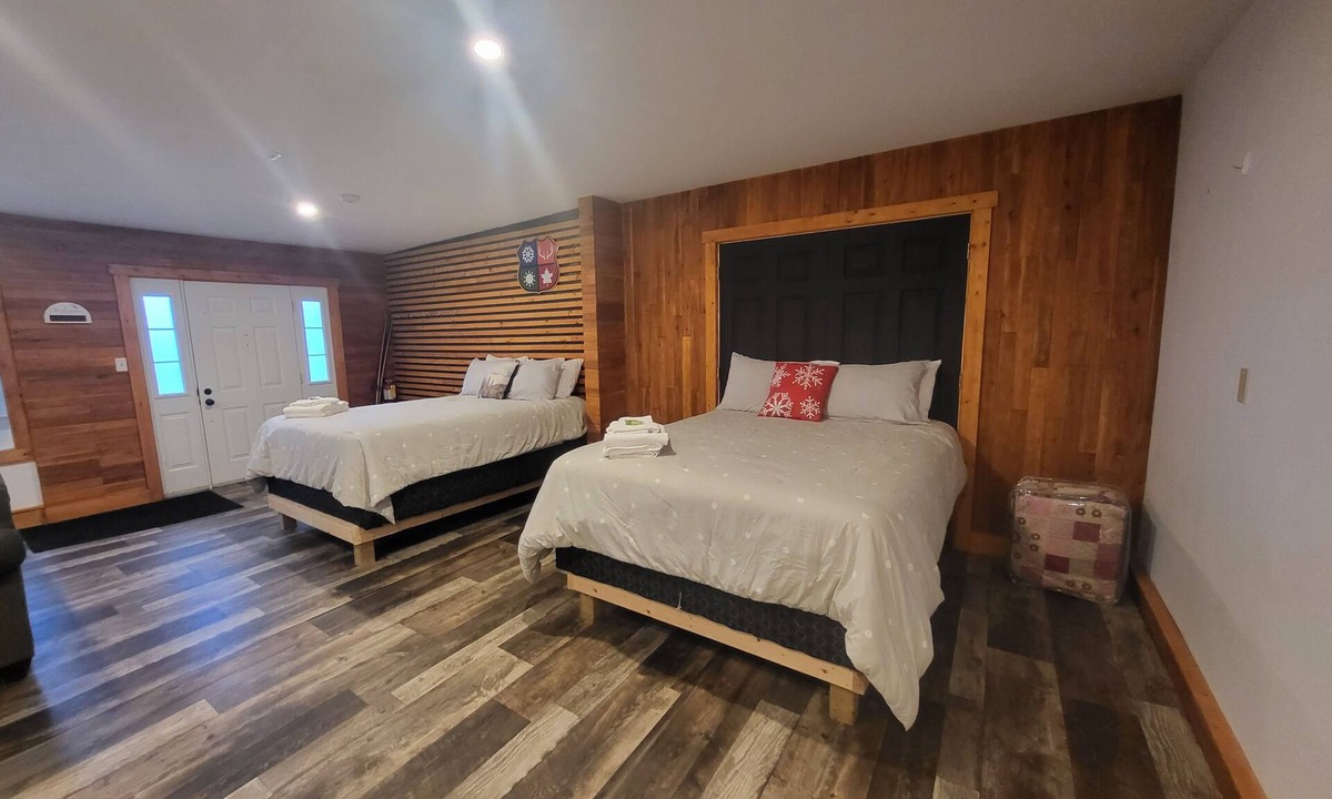 Central Hainesville Hotel | Crabbe Mountain Inn