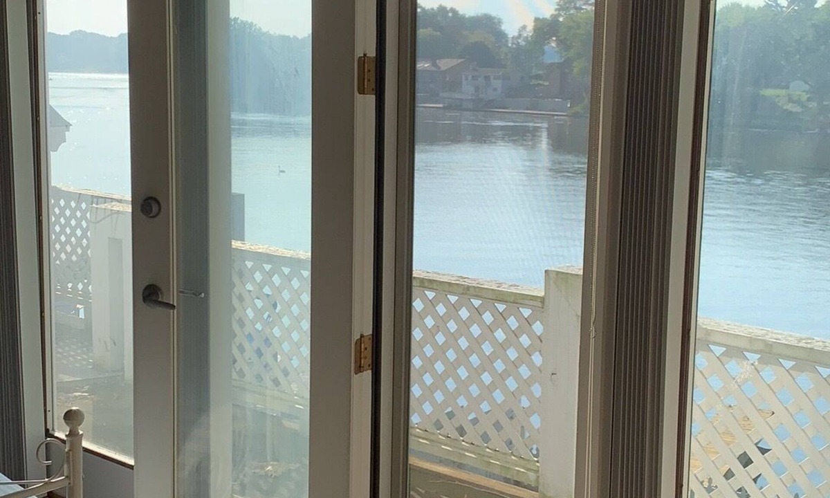 Osceola House | Craftsman Built Baugo Bay Waterfront Sleeps 14