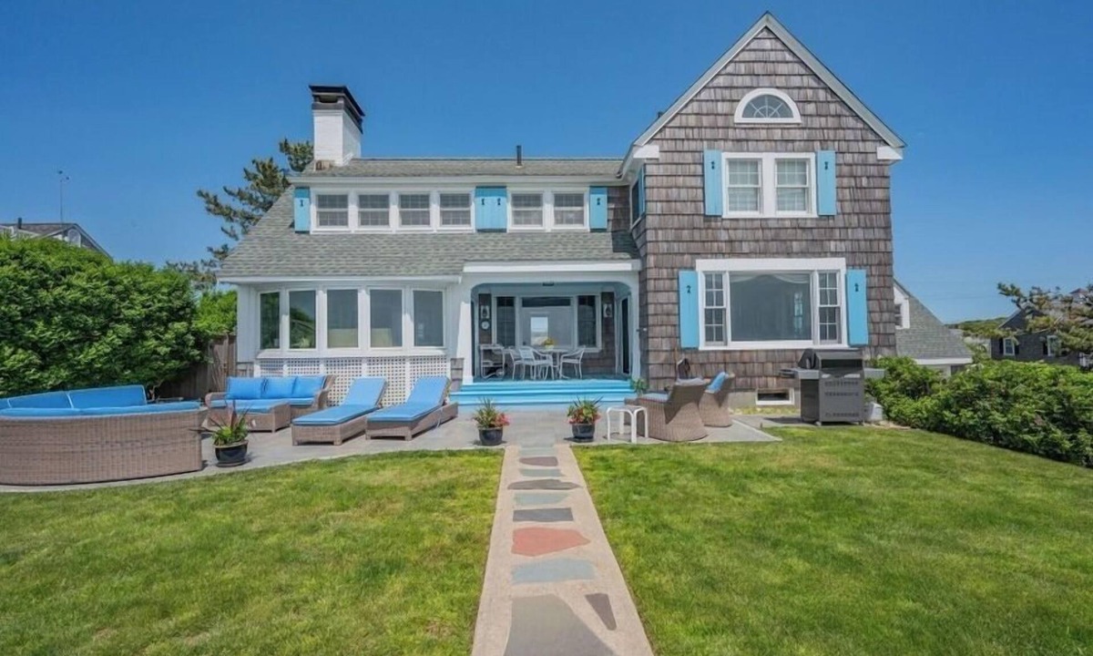 Centerville House | Craigville Long Beach Beachfront rental home. On private beach. RPMS029