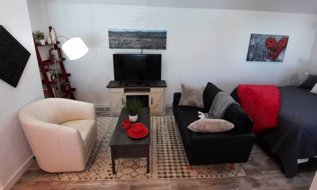 Grayland Cottage | "Cranberry Cottage" Studio by the Beach