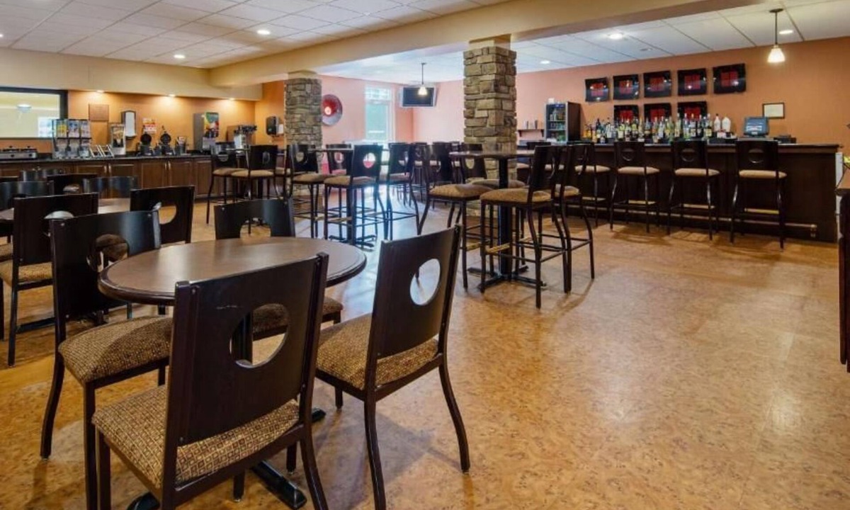 Crandon Hotel | Crandon Inn and Suites