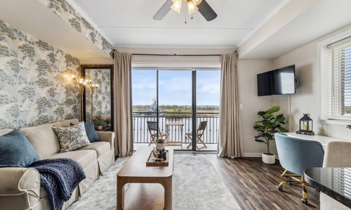 Riverwalk Apartment | Crane's Landing - Riverfront