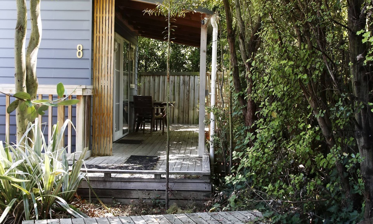 Saint Albans Cabin | Cranford Cottages And Motel