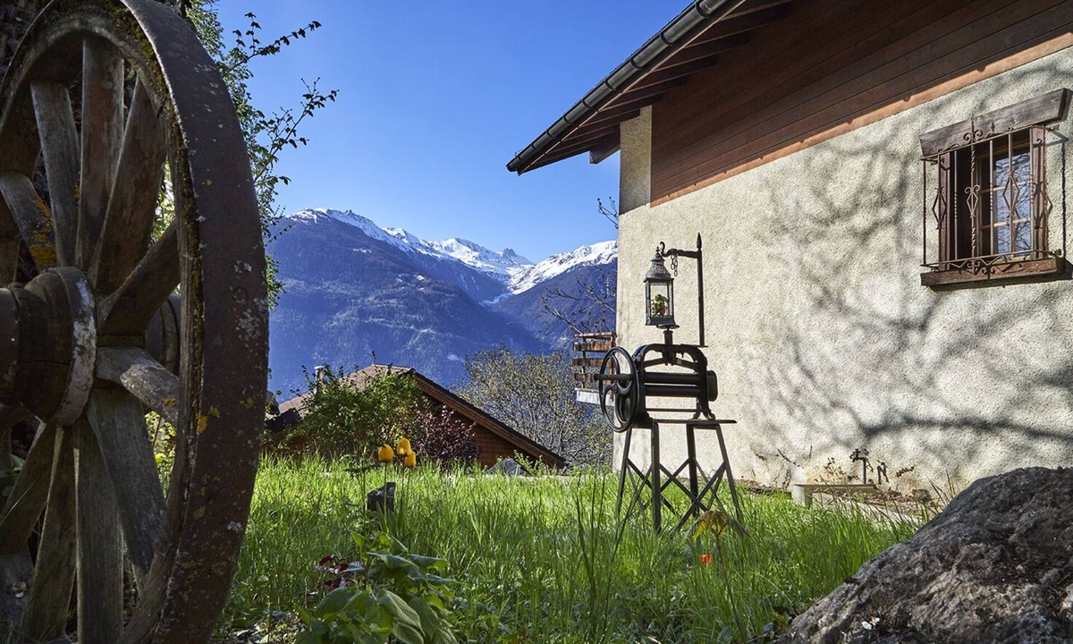 Montana Bed & Breakfast | Crans-Montana, charming B&B for 2-4 people